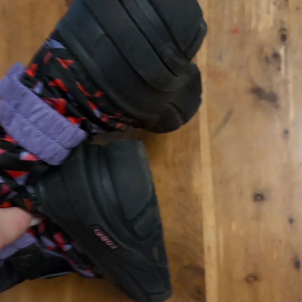 Sorel Kids Winter Snow Boots in Black and Pink